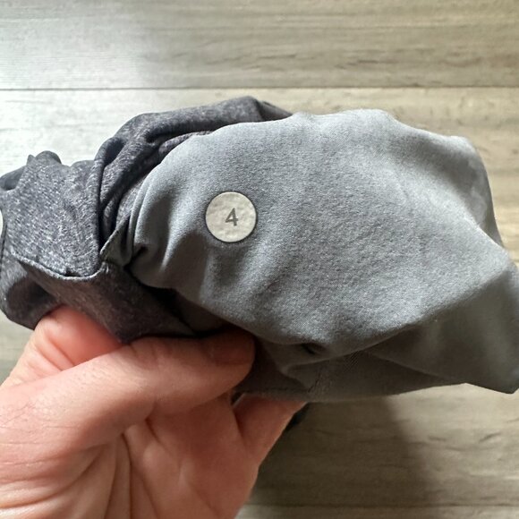 Lululemon &go Endeavor Short size 4 gray active shorts - Picture 8 of 9